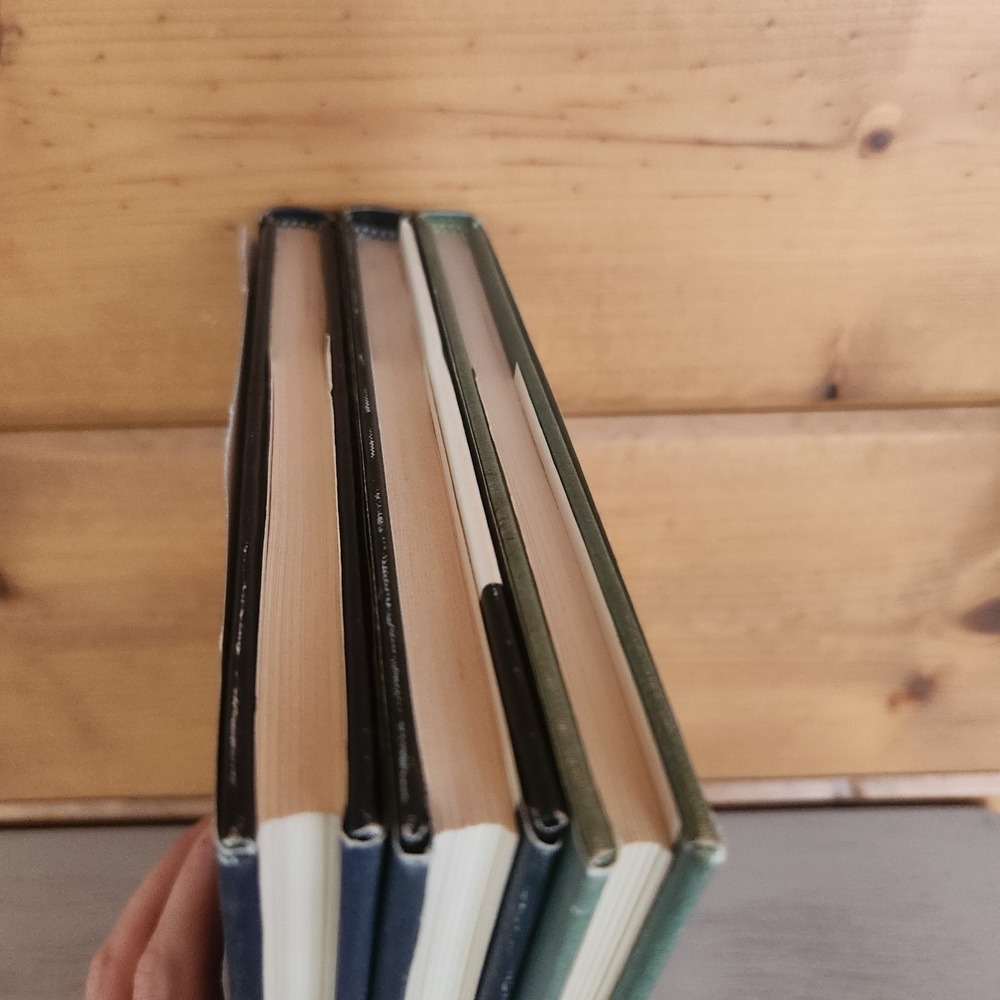 Bundle of 3 vintage Hilda Simon art science books Insects Feathers Parasites‎ - Picture 8 of 12